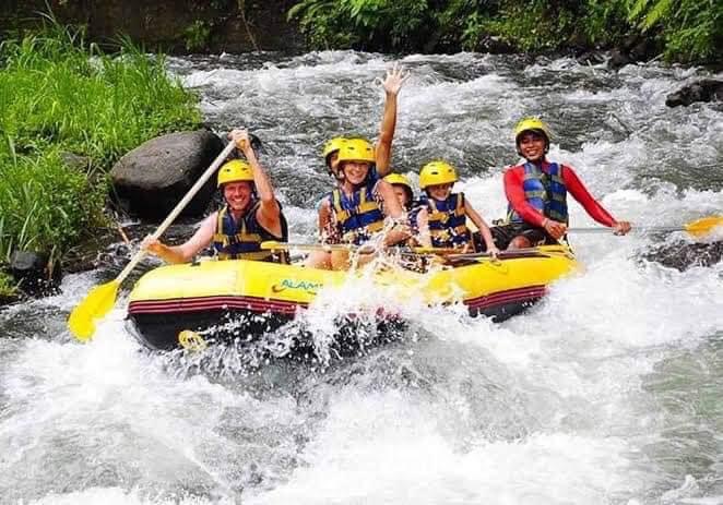 WHITE WATER RAFTING AT AYUNG RIVER